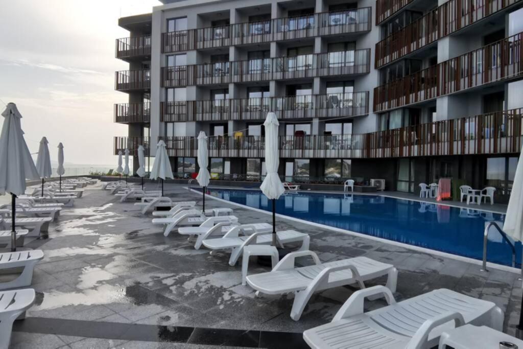 Апартаменты Апартамент у моря в к-с PARADISO в г. Несебър Экстерьер фото